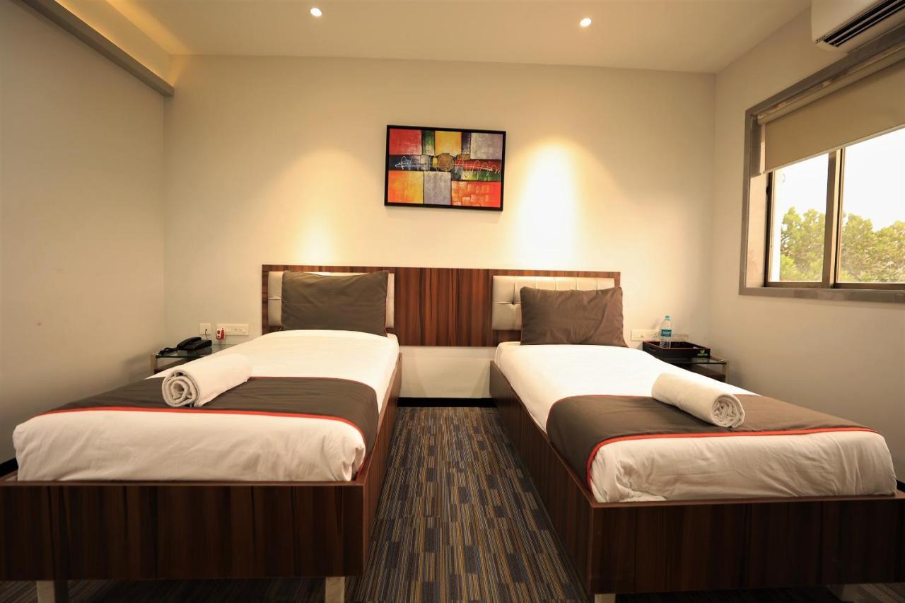 Hotel Crystal Urban Park Bhubaneswar Exterior foto