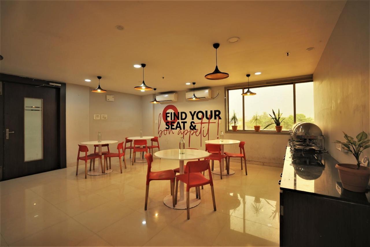 Hotel Crystal Urban Park Bhubaneswar Exterior foto