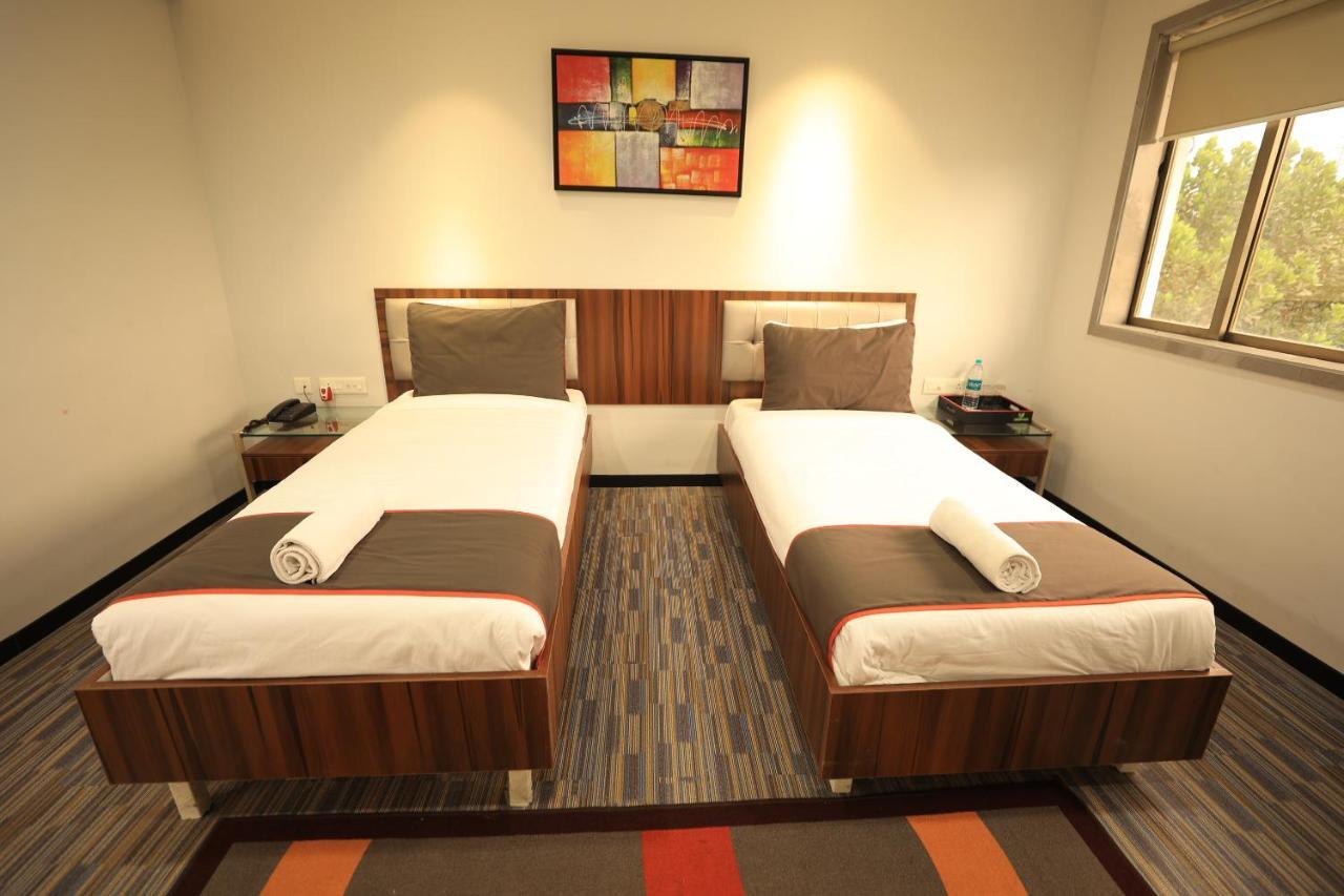 Hotel Crystal Urban Park Bhubaneswar Exterior foto