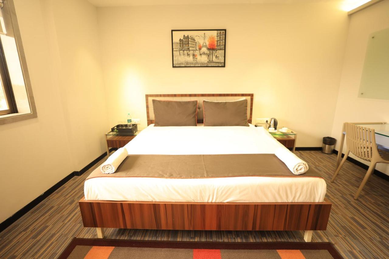 Hotel Crystal Urban Park Bhubaneswar Exterior foto