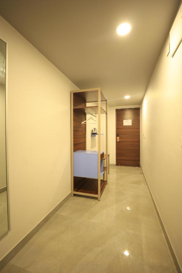 Hotel Crystal Urban Park Bhubaneswar Exterior foto